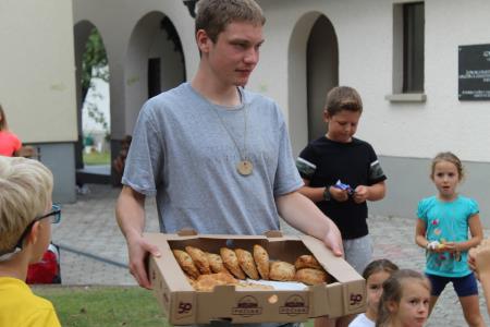 Že 20 let »Najprej Bog!« (52)